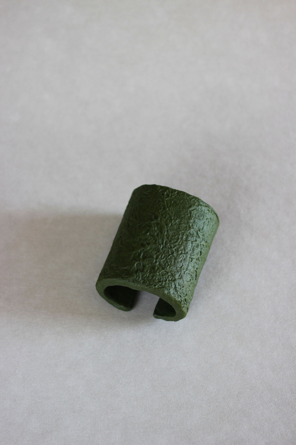 Column cuff army green