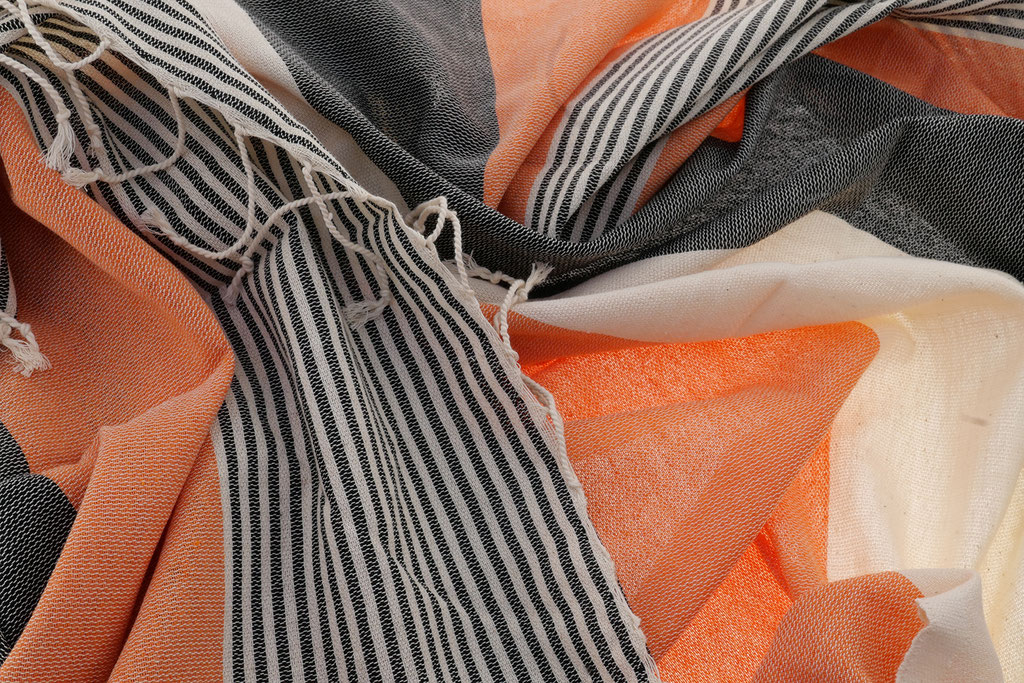 Schwarz / Orange