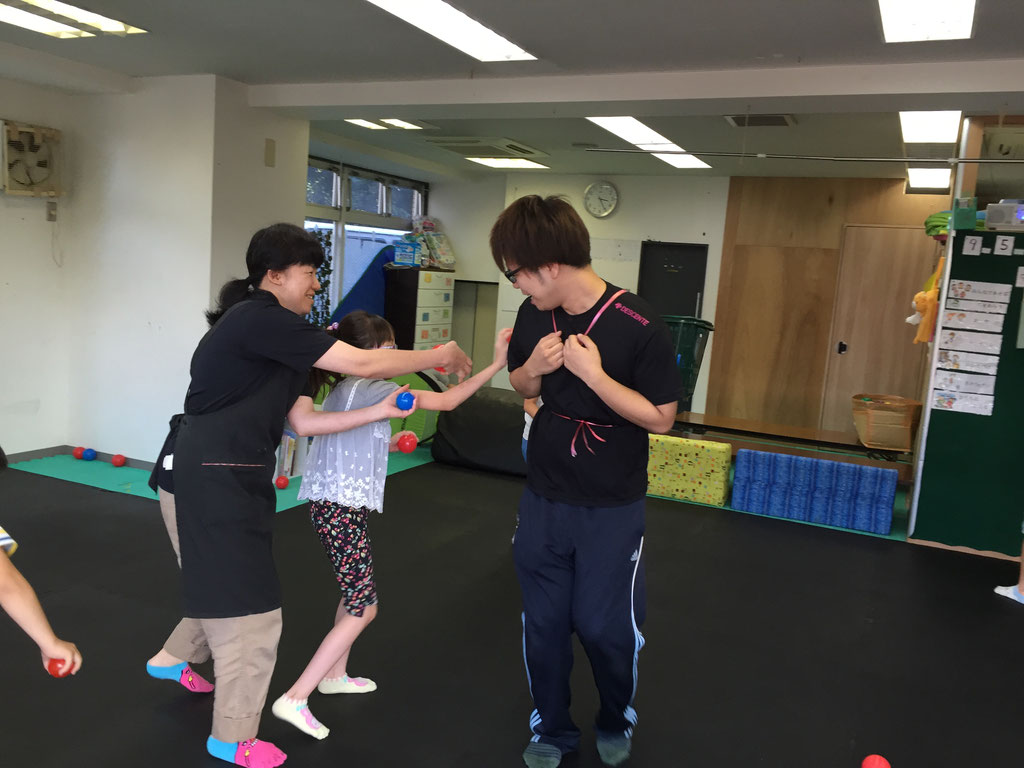 カゴ玉入れ 放課後等デイサービスくまさん カゴ玉入れ 放課後等デイサービスくまさん