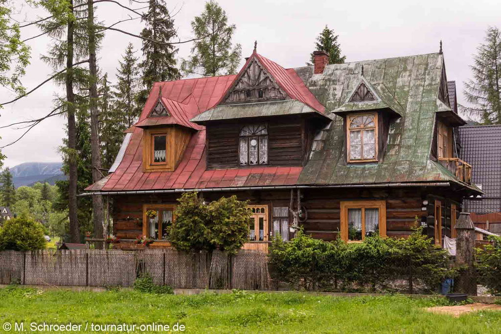 Holzhaus im Zakopane-Stil