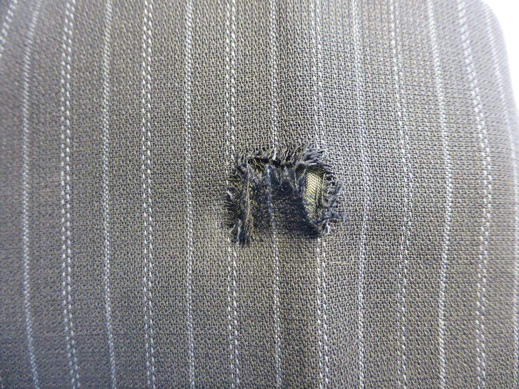 膝の破れ かけはぎ ズボン かけつぎ かけはぎ 服穴の修理なら かけつぎ工房 織和技研 Oriwagiken Invisible Mending おりわぎけん 膝の破れ かけはぎ ズボン かけつぎ かけはぎ 服穴の修理なら かけつぎ工房 織和技研 Oriwagiken Invisible Mending おりわぎけん