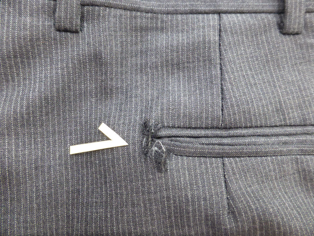 コート 襟 穴傷 かけつぎ かけはぎ 服穴の修理なら かけつぎ工房 織和技研 Oriwagiken Invisible Mending おりわぎけん コート 襟 穴傷 かけつぎ かけはぎ 服穴の修理なら かけつぎ工房 織和技研 Oriwagiken Invisible Mending おりわぎけん