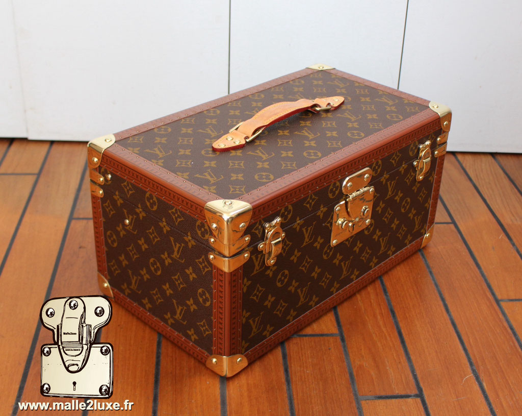 Vanity boite à bouteille Louis Vuitton M21822 - Dernier prix connu avant arret de la production : 7000 euros