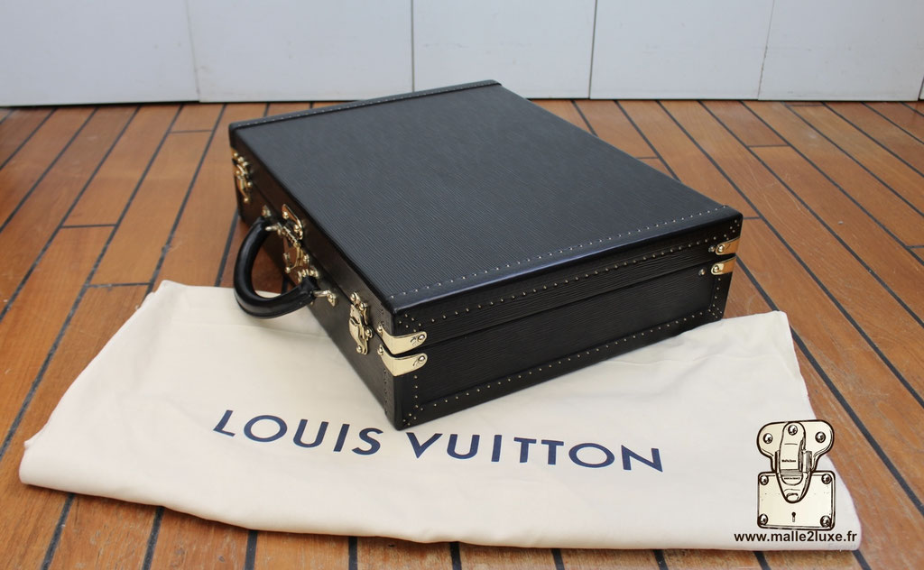 Mallette Louis Vuitton Président cuir Épi noir Kouril, rare, état proche du neuf.
