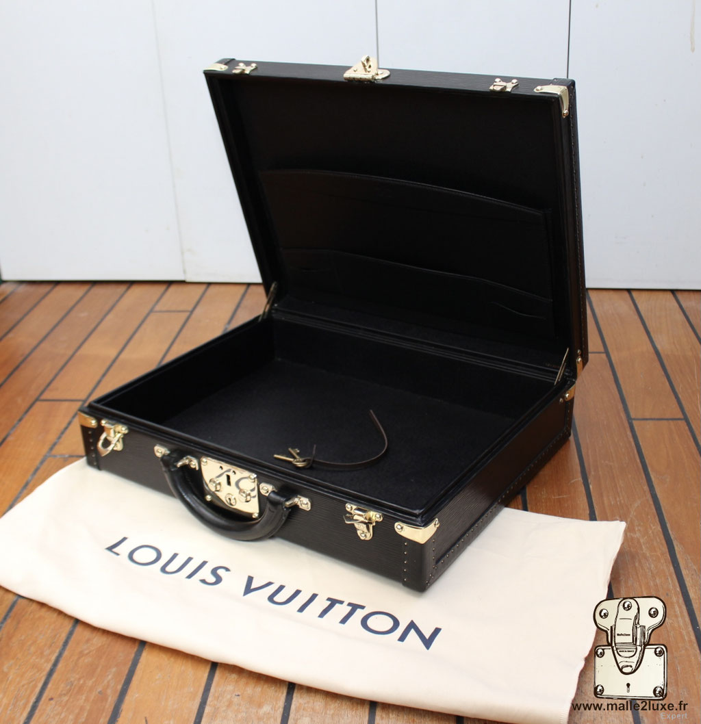 Valise Louis Vuitton Président 1996 en cuir Épi noir, état exceptionnel, pièce de collection emblématique.