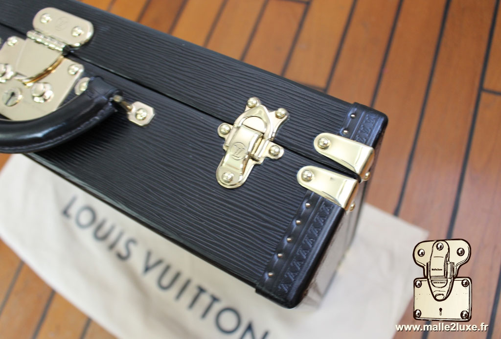 Valise Louis Vuitton vintage en cuir Épi noir, modèle Président avec classeur, état collection.