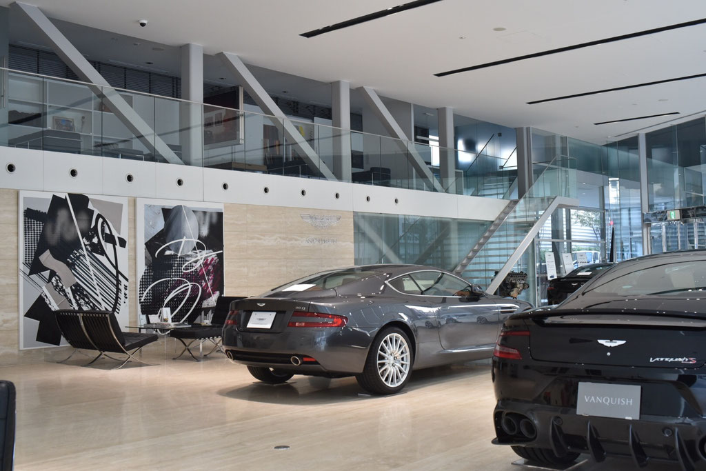2017アストンマーチン大阪ショールーム（八光カーグループ）展示風景