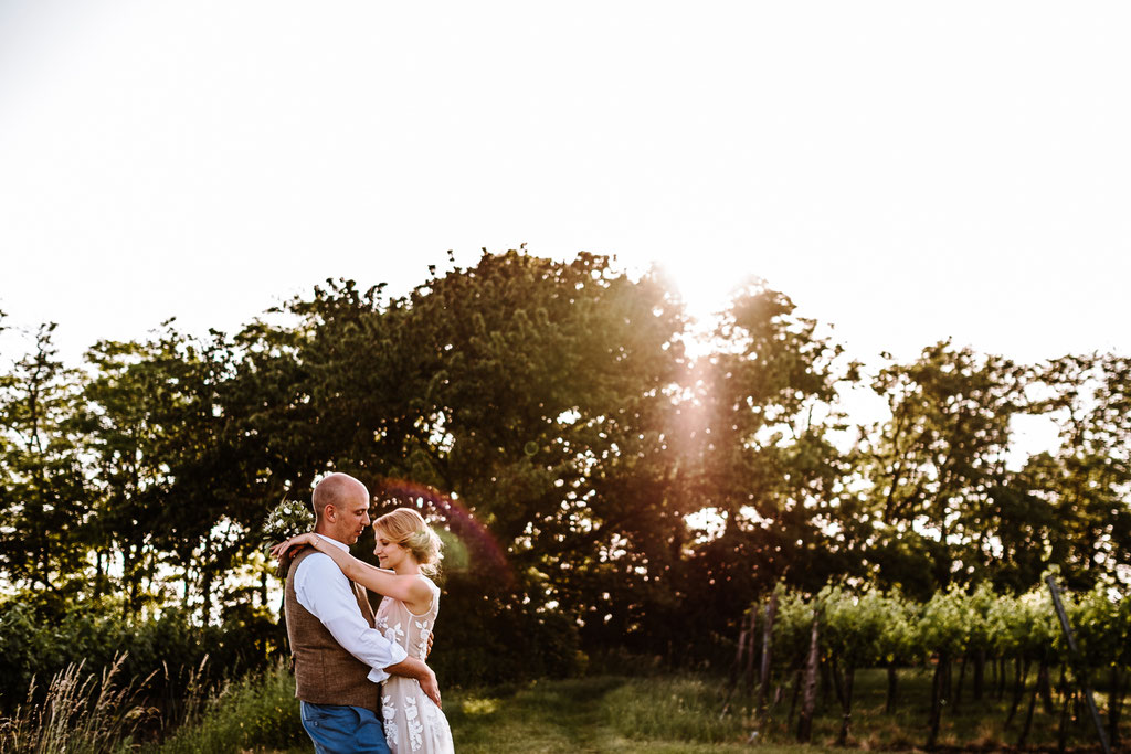 Weddingphotographer Wedding Hochzeit Hochzeitsfotografen Schloss Gut Oberstockstall Salomon Wien Wachau Kirchberg Vintage Boho Weingarten Vineyard mrsrmrgeen mrsmrgreen.at Fotografen Exklusiv