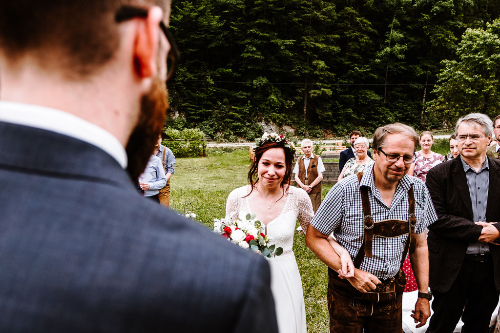 Weddingphotographer Wedding Hochzeit Hochzeitsfotografen Waldhochzeit Stadtflucht Lilienfeld Vienna Wachau Vintage Boho Weingarten Vineyard mrsrmrgeen mrsmrgreen.at Fotografen Exklusiv