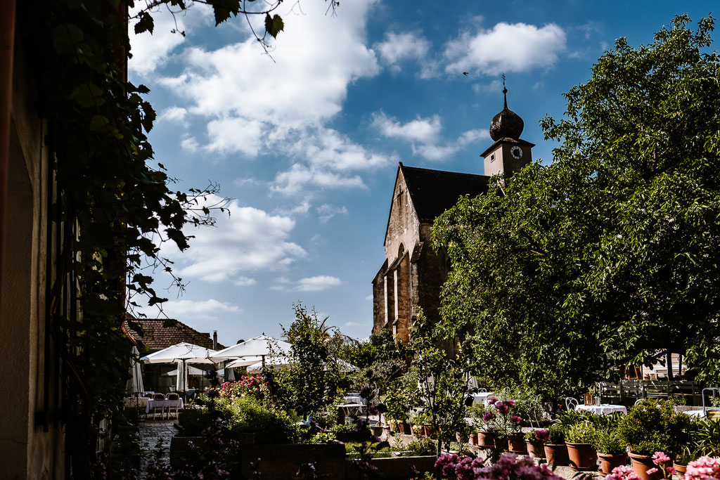 Weddingphotographer Wedding Hochzeit Hochzeitsfotografen Schloss Gut Oberstockstall Salomon Wien Wachau Kirchberg Vintage Boho Weingarten Vineyard mrsrmrgeen mrsmrgreen.at Fotografen Exklusiv