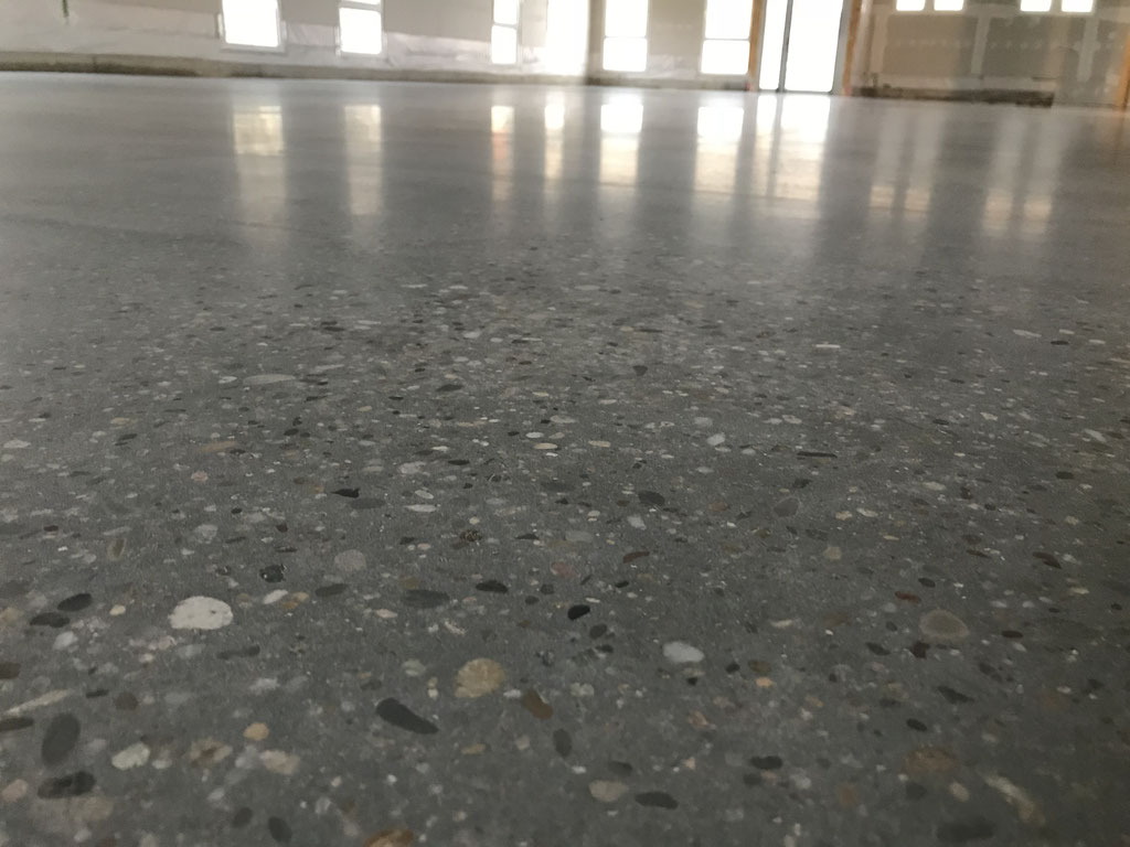 Industrieboden / Betonboden geschliffen, poliert, imprägniert