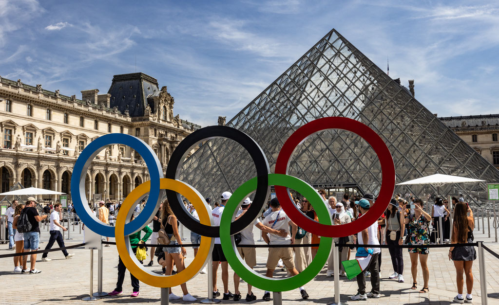 Olympic Rings at the Louvre