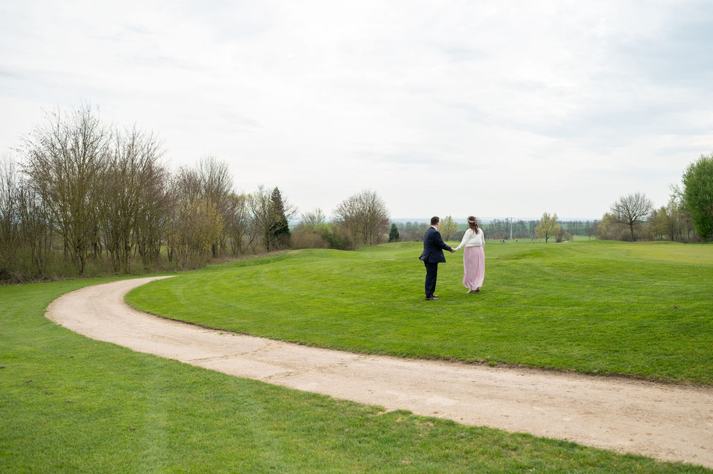 Brautpaarbilder für das frisch verheirateten Ehepaar - Golfclub Friedberg - Golfpark am Löwenhof 