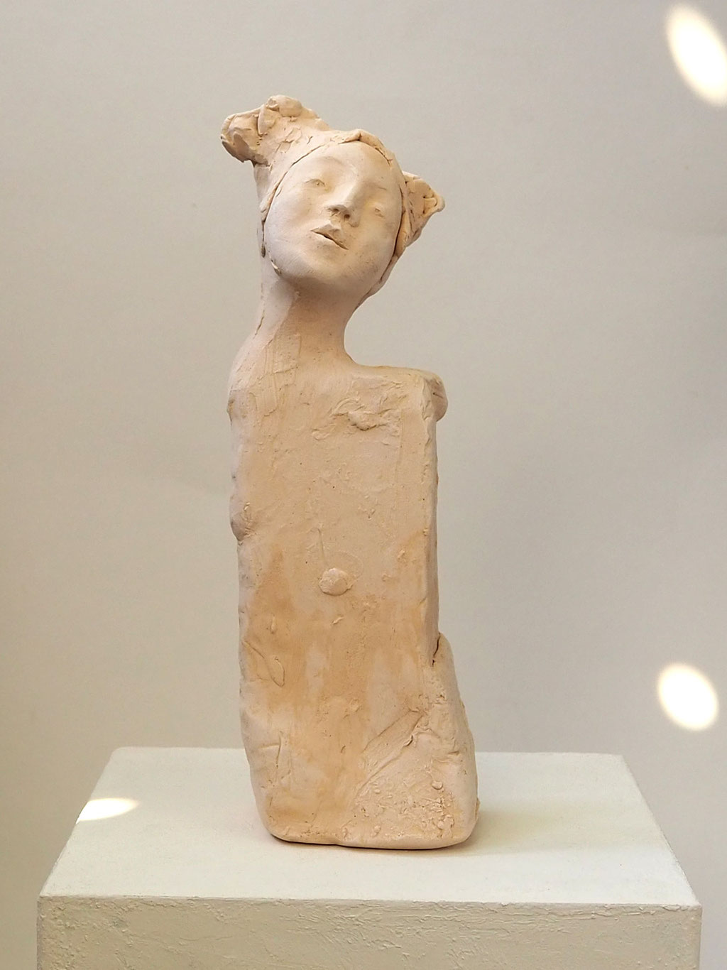 Keramikskulptur Mädchen abstrakt