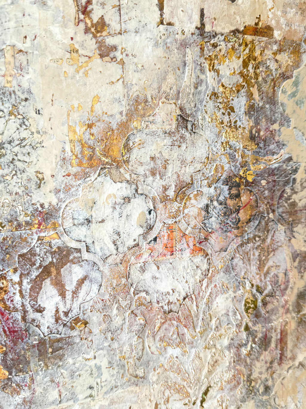 © Conni Altmann, Abstraktes Gemälde "Rather quiet", Mixed Media mit etwas Schlagmetall gold auf Sperrholz, ca. 80 x 100 x 2 cm, www.ateliertantetrulla.de