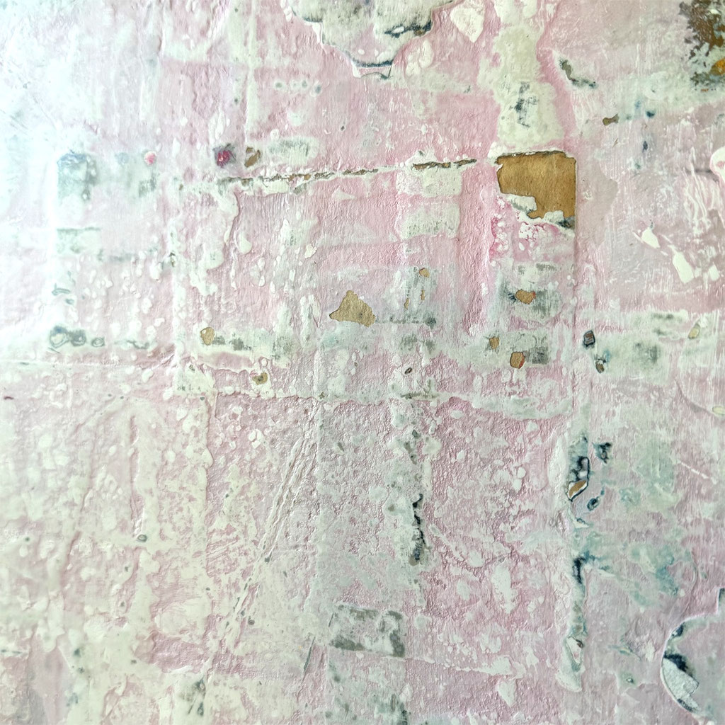 © Conni Altmann, Abstraktes Gemälde "Just beneath the surface", Mixed Media mit Schlagmetall gold auf Sperrholz, ca. 80 x 80 x 2 cm, www.ateliertantetrulla.de