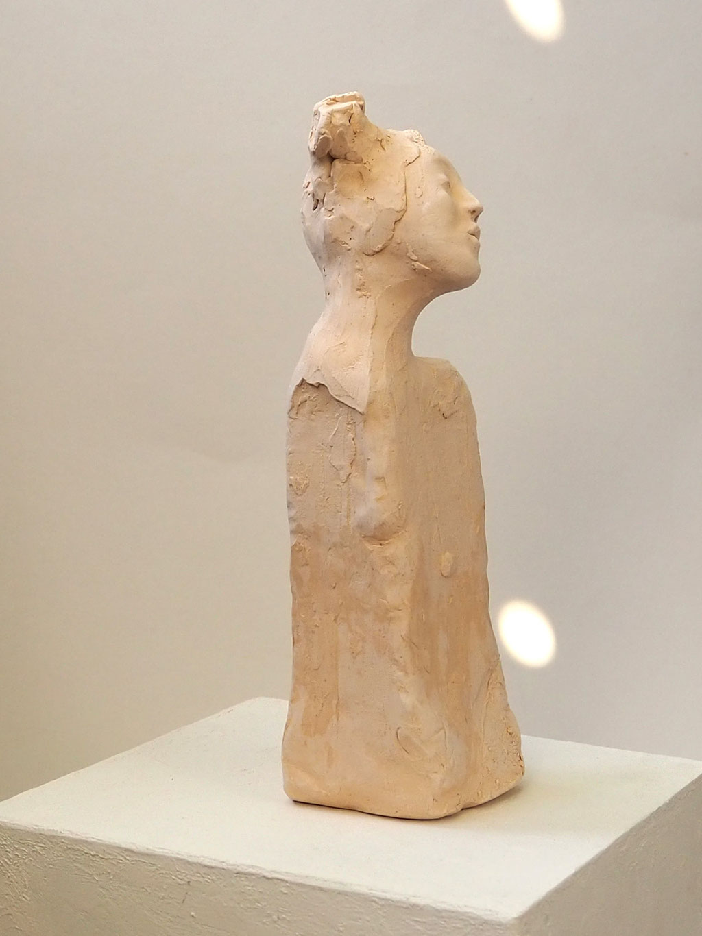 Keramikskulptur Mädchen abstrakt