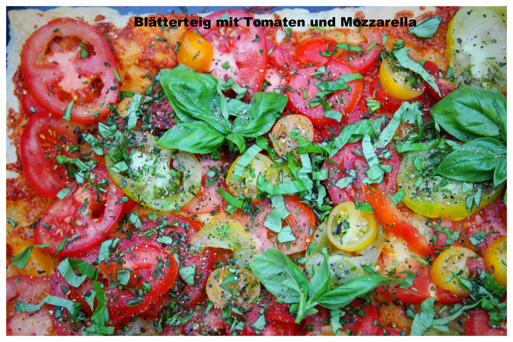 Blätterteig mit Tomaten und Mozzarella