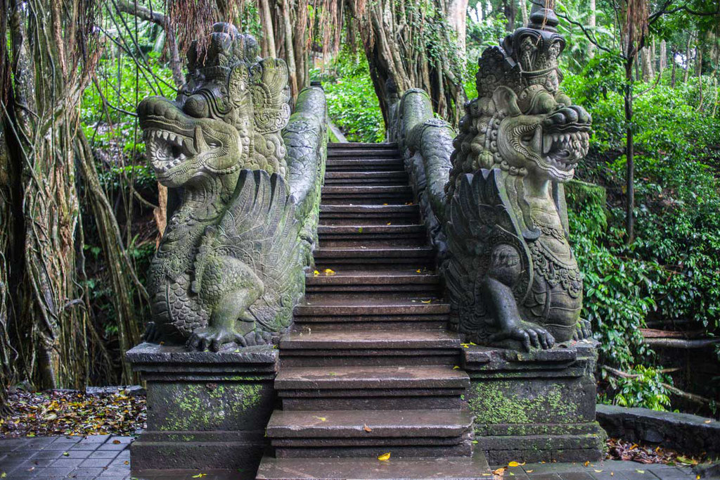 Drachentreppe Monkey Forest Ubud