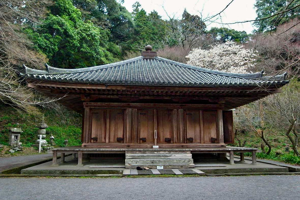 Kyushus ältester Holzbau – Fukiji-Tempel