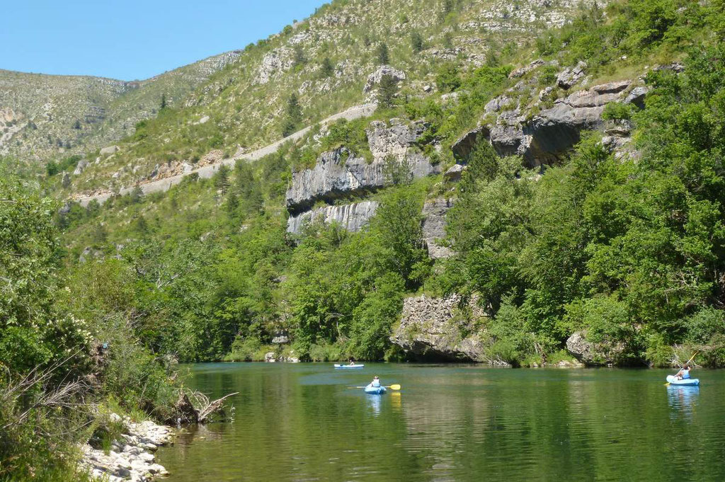 Se laisser glisser au fil de l'eau en Canoë ou Kayac dans les Gorges du Tarn