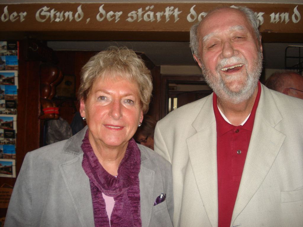 Ingrid Schmidt-Schwabe, Vorsitzende des Freiwilligenzentrums Bad Nauheim und Wolfgang Zeh, Altstadtgildemeister, Foto: Eberhard Bogdoll