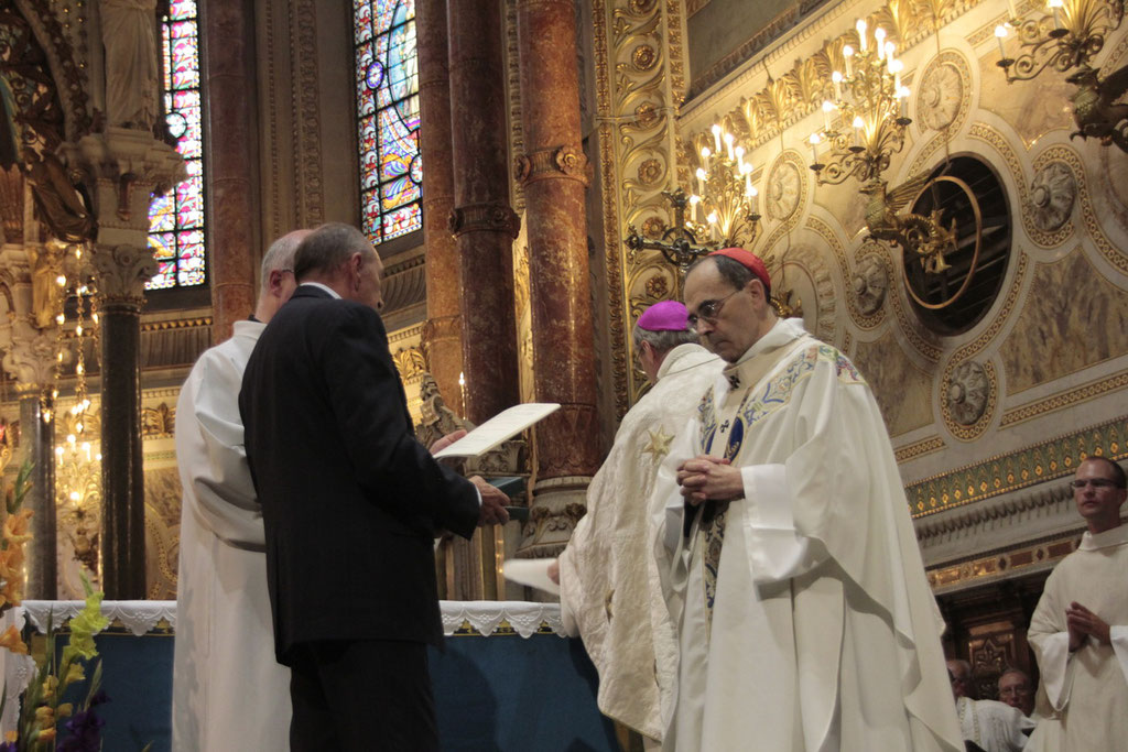 Le Cardinal Philippe Barbarin, archevêque de Lyon et Gérard Collomb, maire de Lyon, lors du renouvellement du vœu des Echevins - Basilique de Fourvière - Lyon - 08 Sept 2013 © Anik COUBLE