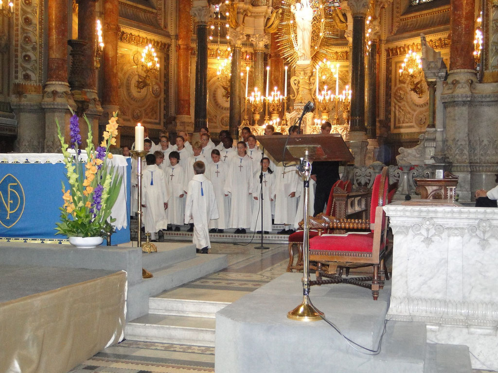 Les petits chanteurs de Saint Marc, lors du renouvellement du vœu des Echevins - Basilique de Fourvière - Lyon - 08 Sept 2013 © Pascale Millet 