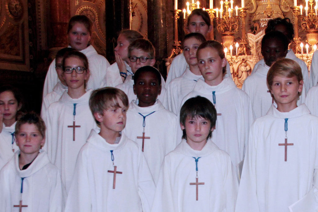 Les petits chanteurs de Saint Marc, lors du renouvellement du vœu des Echevins - Basilique de Fourvière - Lyon - 08 Sept 2013 © Anik COUBLE 