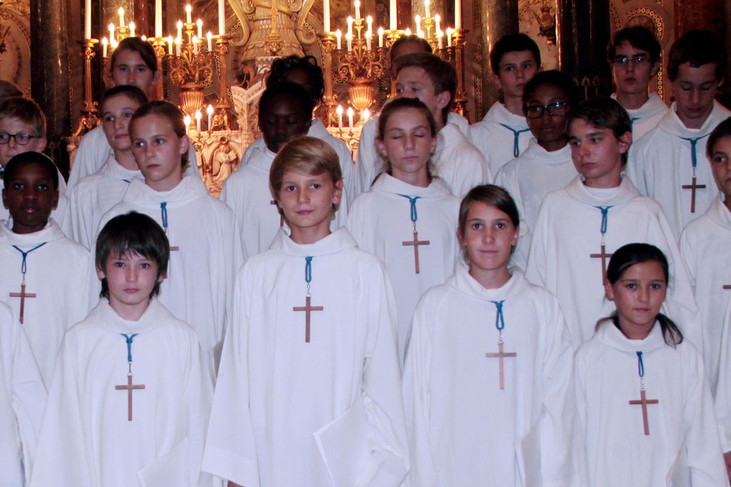 Les petits chanteurs de Saint Marc, lors du renouvellement du vœu des Echevins - Basilique de Fourvière - Lyon - 08 Sept 2013 © Anik COUBLE 