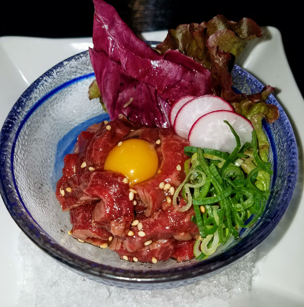神戸牛 炙りユッケ