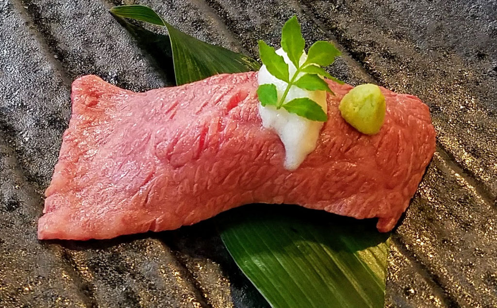 神戸牛 炙り寿司