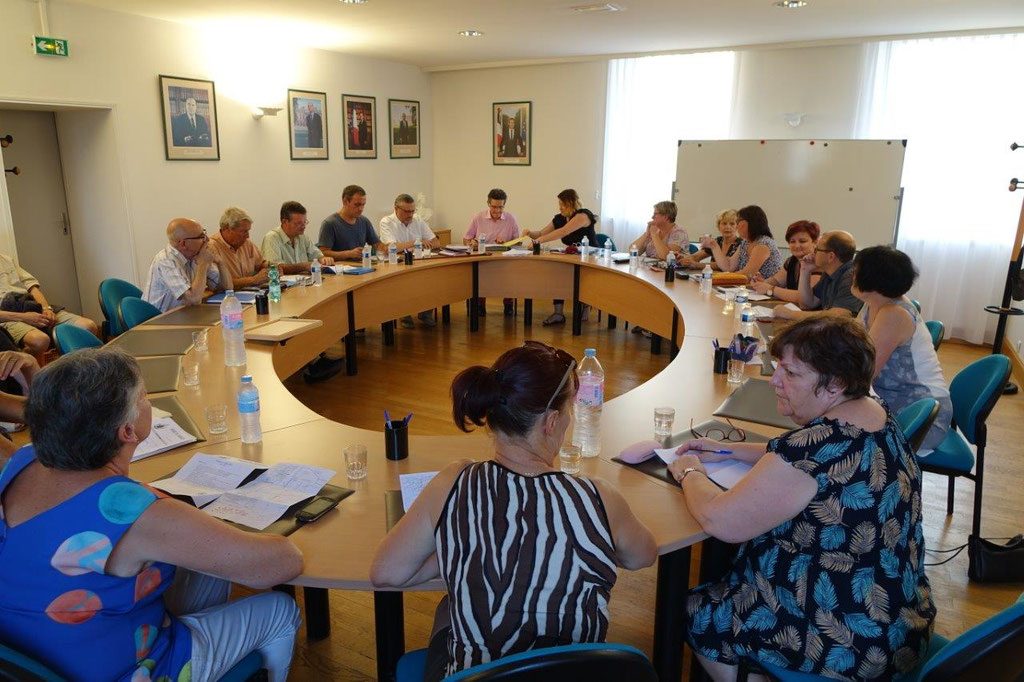 Le conseil municipal de Dormans réuni en séance publique vendredi 26 juillet 2019.