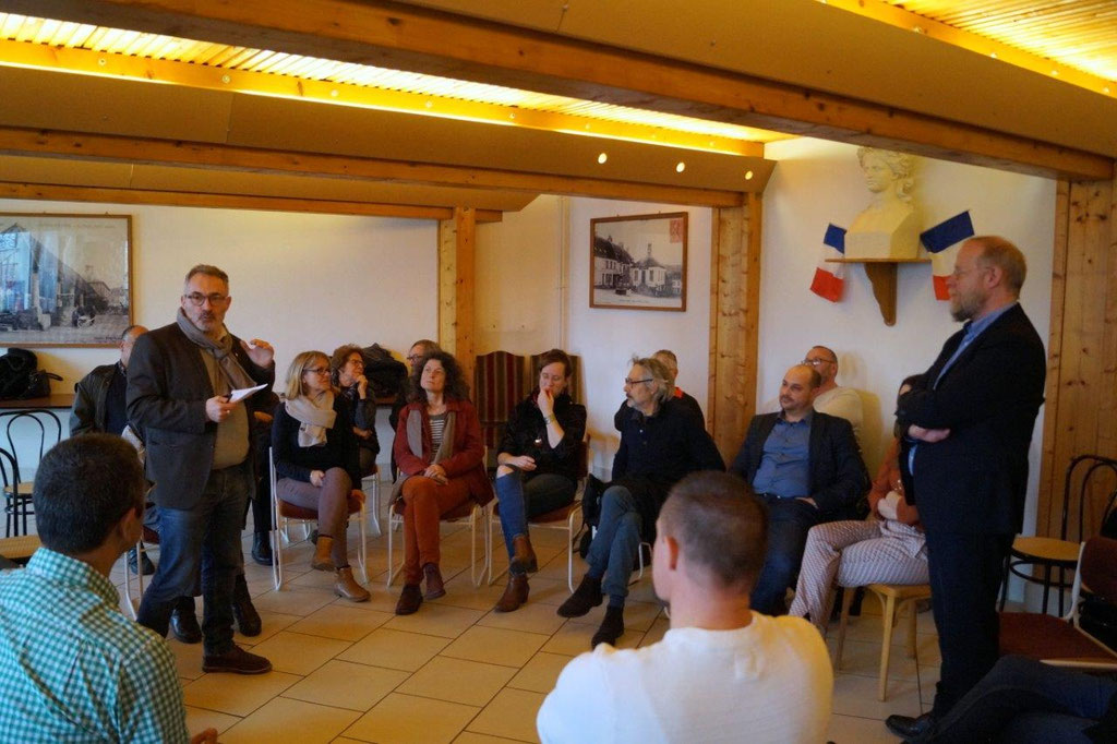 Debout, de gauche à droite : Dominique Moyse et Jean-Michel Wallerand.