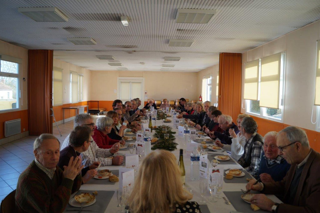 Les aînés du bourg se sont retrouvés dans la salle communale pour le traditionnel repas annuel offert par la mairie condéenne.