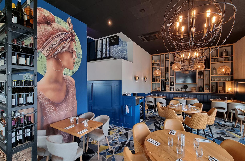 Fresque peinture murale déco intérieure street-art à Cergy dans le restaurant l'Agora œuvre murale réalisée par l'artiste peintre muraliste GRAFFMATT