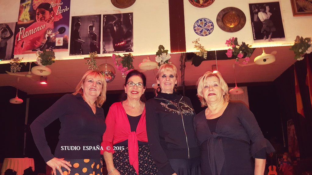 Studio España Flamenco , Patricia Pardo wenst iedereen een Gelukkig Kerstfeest! ¡Feliz Navidad! Vanuit Sittard Geleen Limburg 