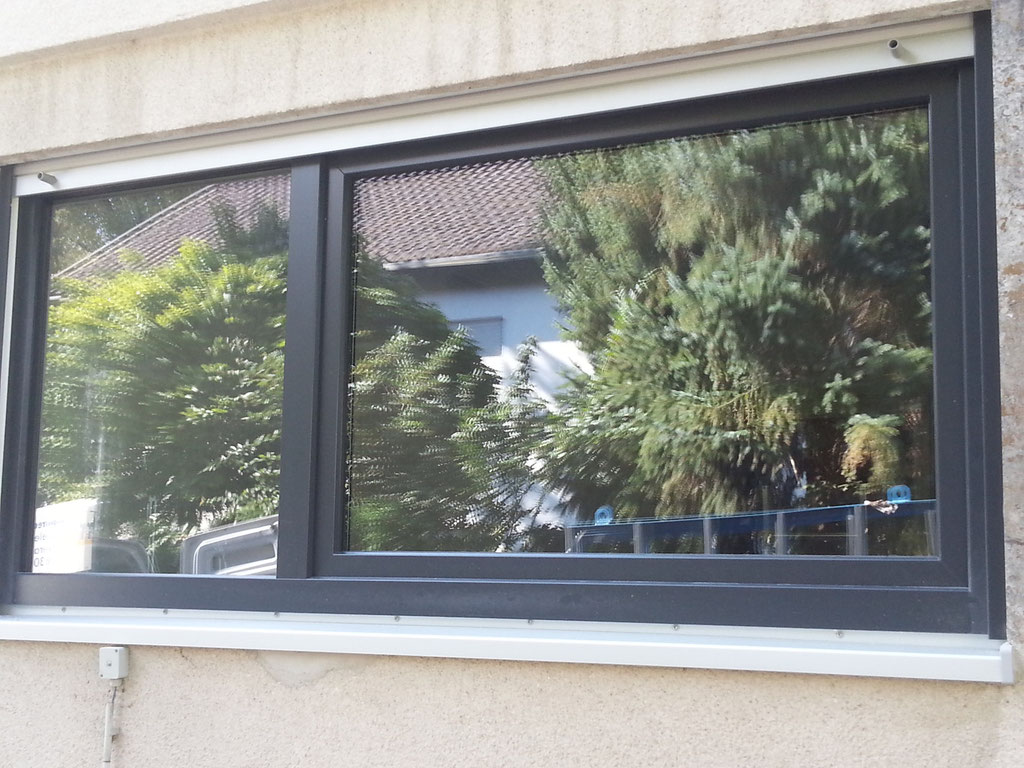 Fenster-Kunststoff anthrazit
