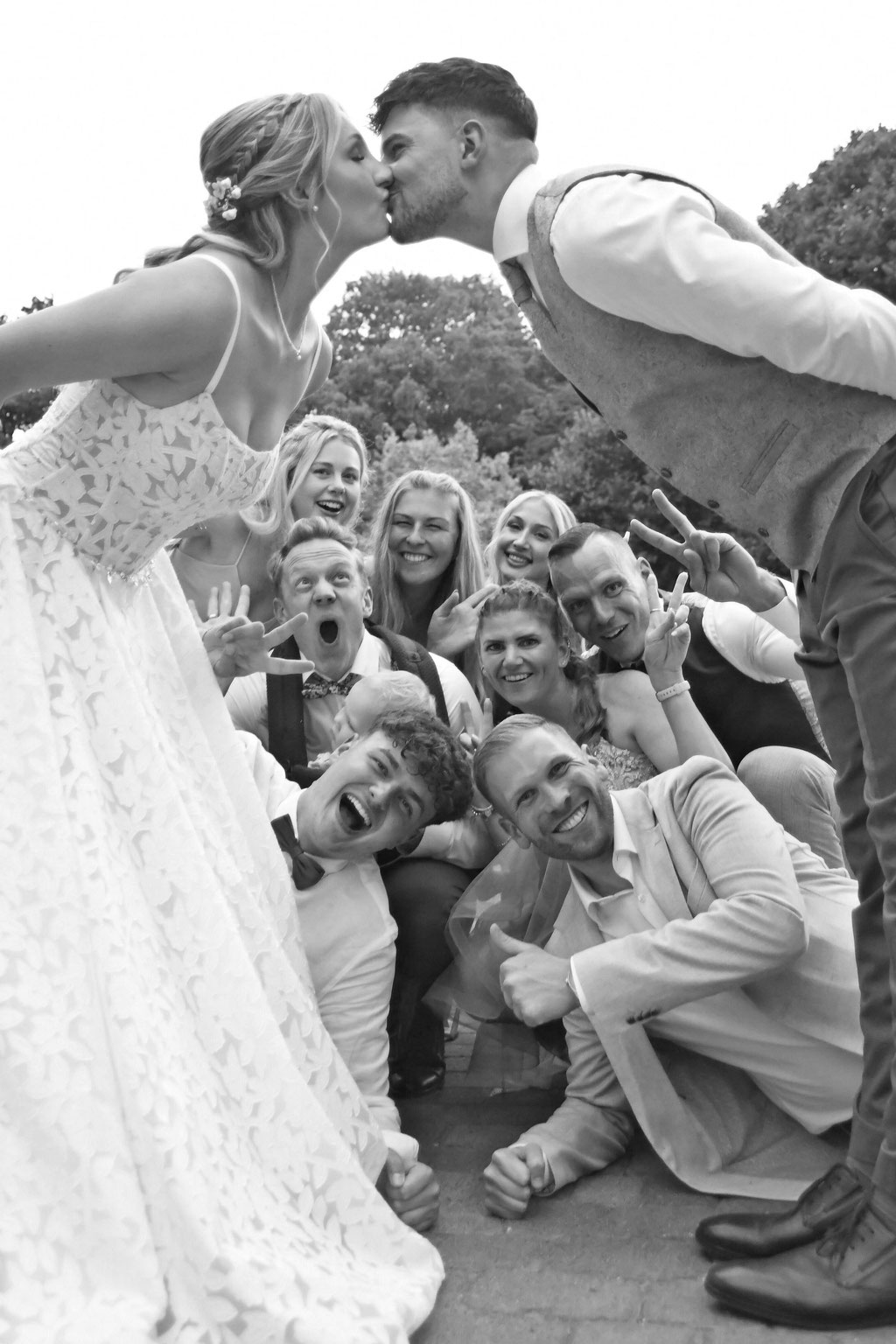 Gruppenbild mit Freunden auf dem Hof von Laer in Herford