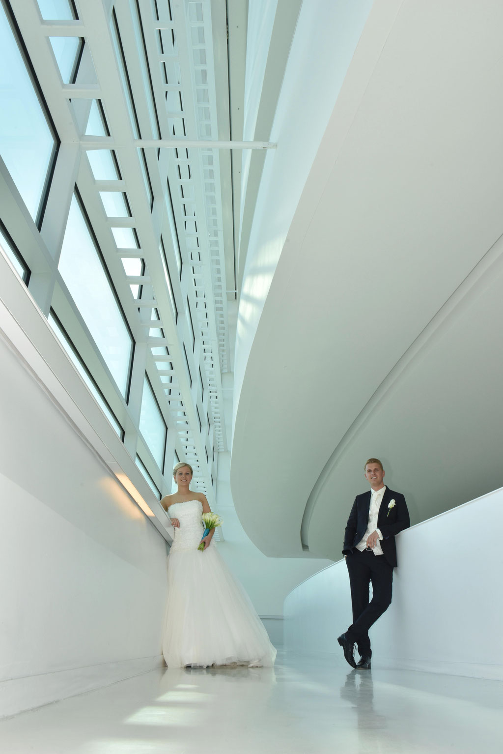 Brautpaar in der Skylobby Gütersloh