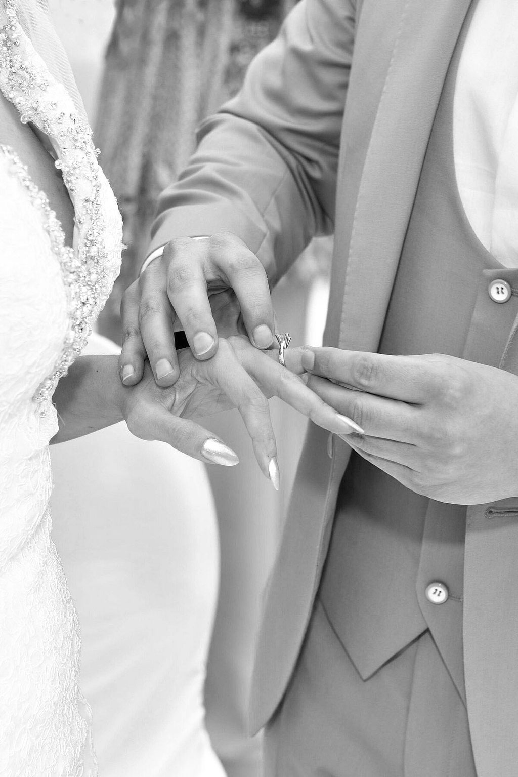 Ringwechsel im Standsamt - Hochzeitsfotograf Kassel