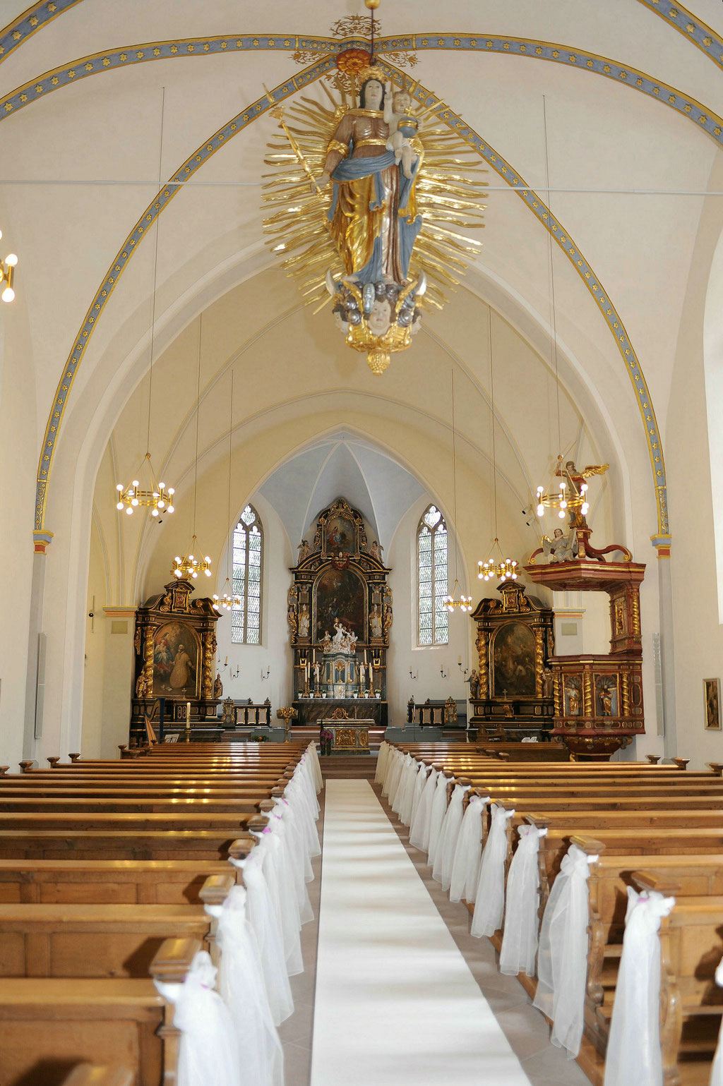 kirchliche Trauung - Hochzeitsdeko in der Kirche