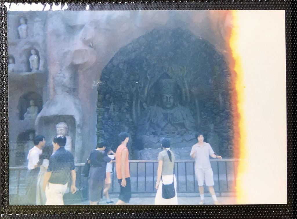 天街の中の大仏像前にて