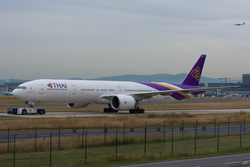 B777-300 (HS-TKQ)