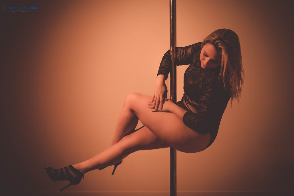 Inspiration-Boudoir Kiki Pix, photographe sensualité, barre de pole dance