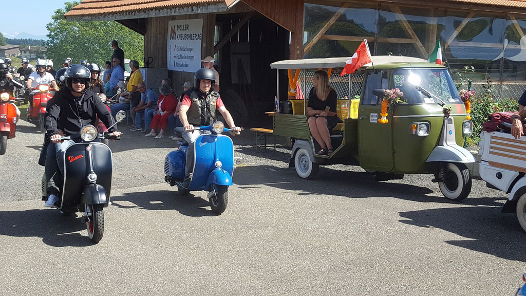 Vespa-Treffen in Zell