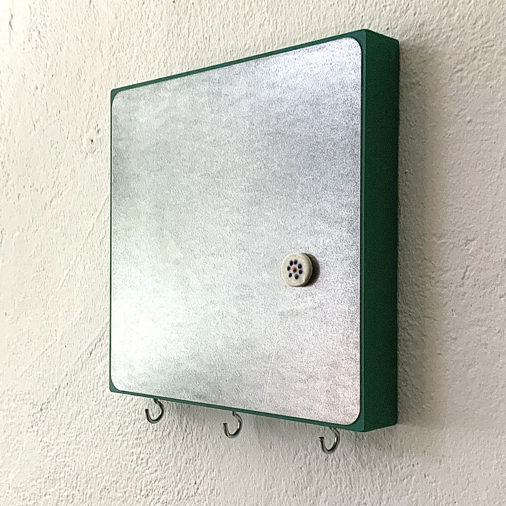 schluessel-pinnwand,leer,seitenansicht,magnetisch