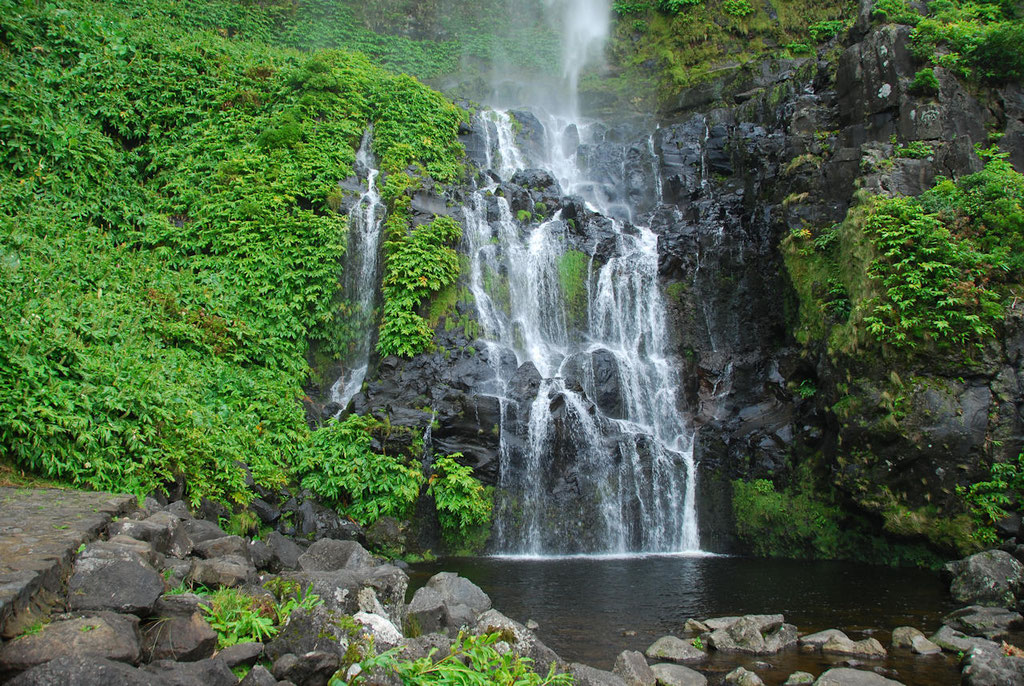 Azores 09.10.2015 - Flores: Waterfall near Faja Grande.