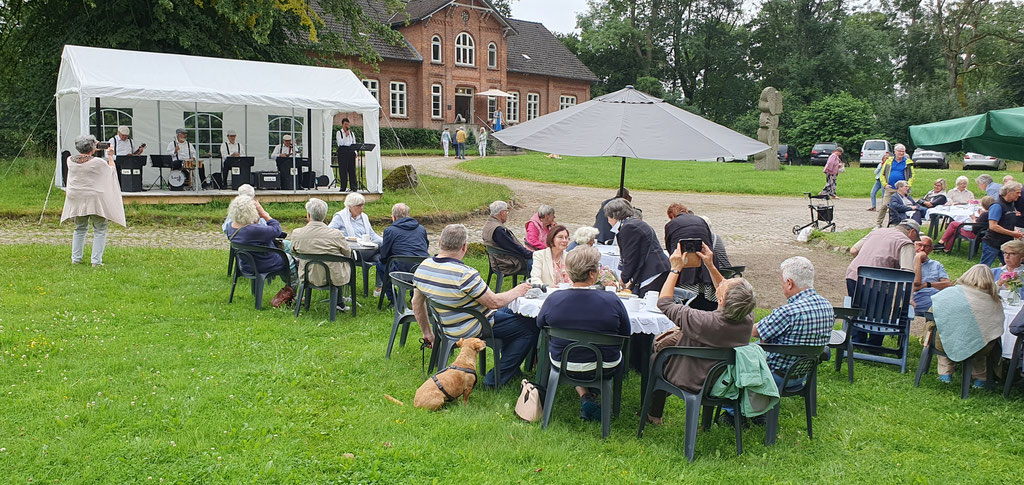 Vernissage Ausstellung Gisbert Jungermann / Gut Seekamp / 27.07.25 / Foto: Wolfgang Brammen
