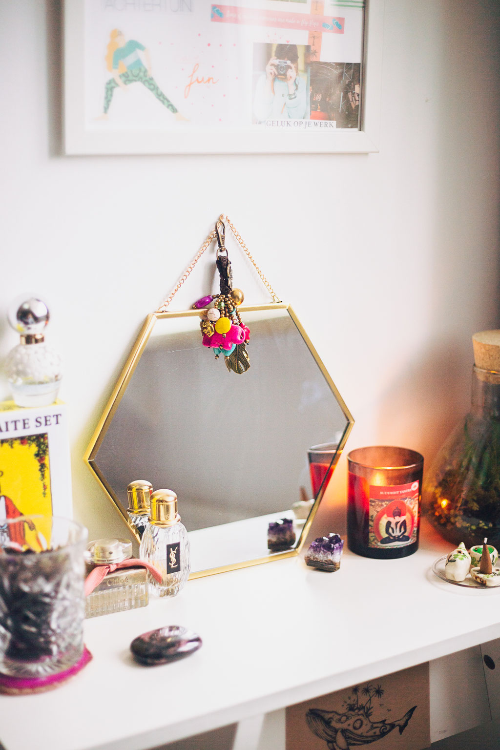 Zen Den of Landa Penders - inspiration for meditation routines in the morning - crystals, candles, perfumes, abundance, love, tarot